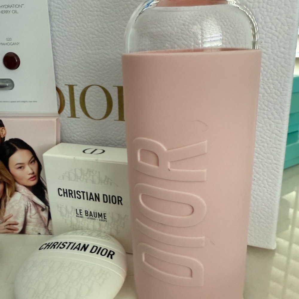 Ultimate Dior Essentials - Picture 6 of 6